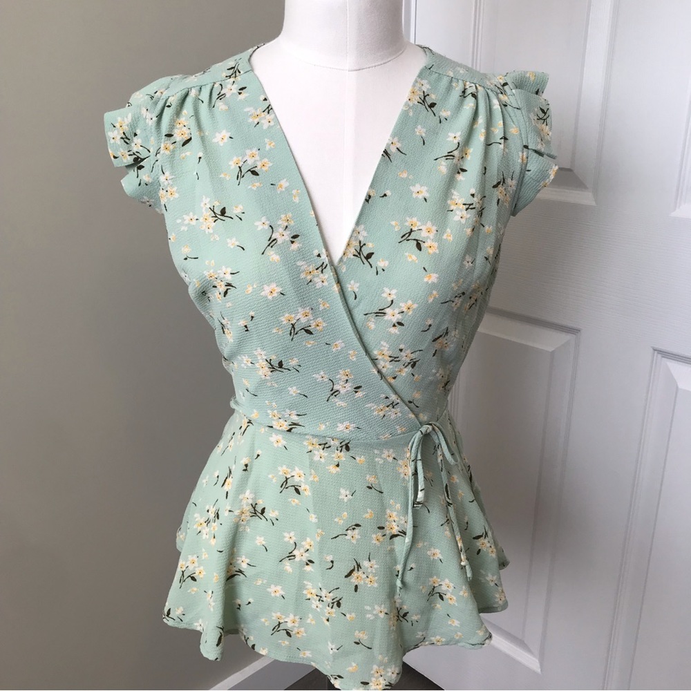 Floral Peplum Faux-Wrap Lightweight Ruffle Cap Sleeve Shirt
